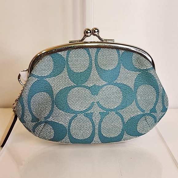 Coach Kisslock Wallet - Picture 3 of 10